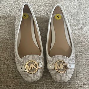 Michael Kors monogram logo flats size 9